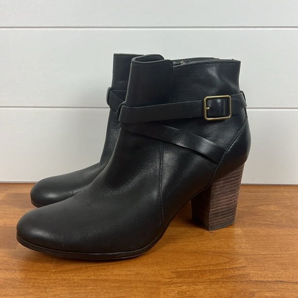 Cole Haan Cassidy buckle ankle boot stacked heel black leather size 10 - Picture 3 of 9